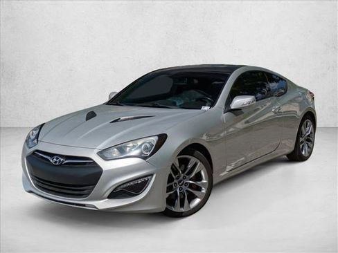 Used 2013 Hyundai Genesis 3.8 RWD image 1