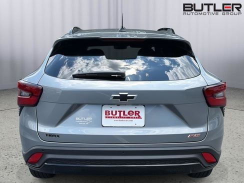 New 2026 Chevrolet Trax RS w/ Driver Confidence Package FWD image 5