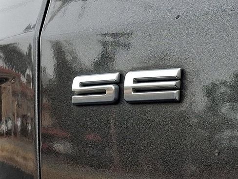 Certified 2020 Ford Escape SE image 32
