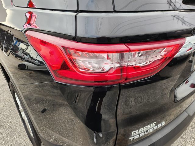 Used 2020 Chevrolet Traverse LS FWD image 8