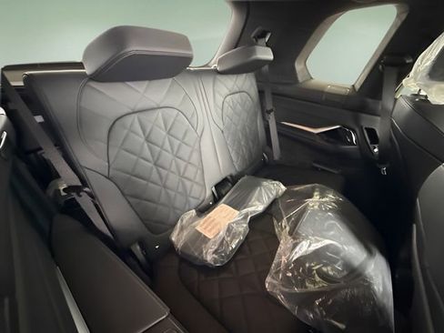 Used 2026 BMW X7 xDrive40i w/ M Sport Package image 31