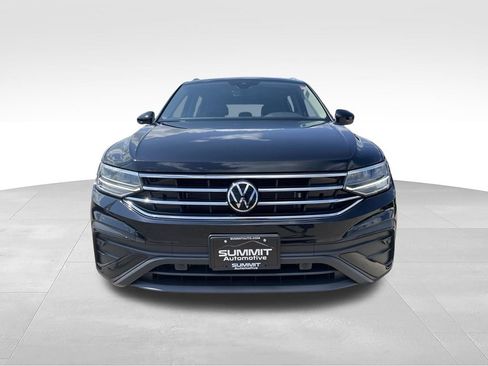 Used 2022 Volkswagen Tiguan SE w/ Panoramic Sunroof Package AWD/4WD image 25