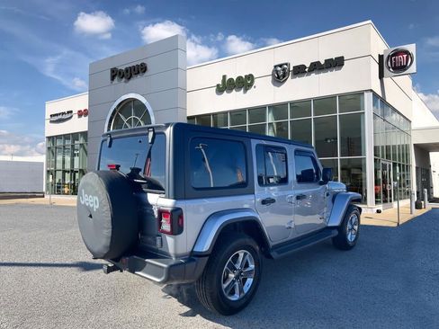 Used 2020 Jeep Wrangler Unlimited Sahara image 2