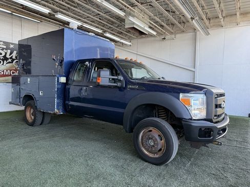 Used 2011 Ford F550 4x4 SuperCab Super Duty w/ PWR Equipment Group image 5