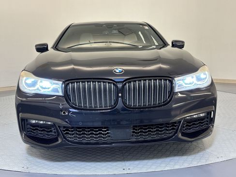 Used 2016 BMW 750i image 6