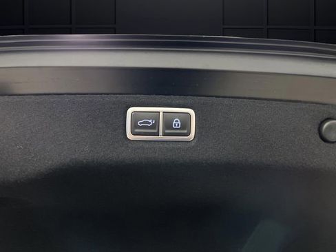 Used 2025 Hyundai Sonata Limited image 17