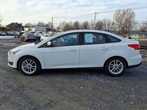 Used 2016 Ford Focus SE image 4