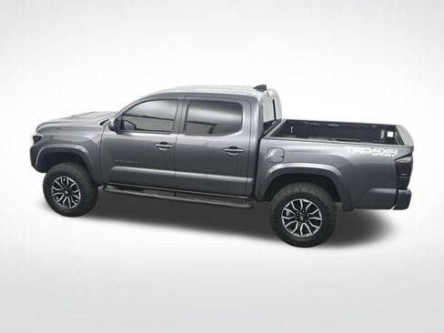 Used 2022 Toyota Tacoma TRD Sport w/ Technology Package AWD/4WD image 30