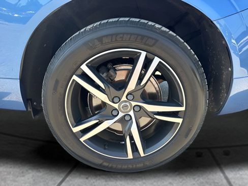 Used 2018 Volvo XC60 T6 R-Design w/ Convenience Package AWD/4WD image 34