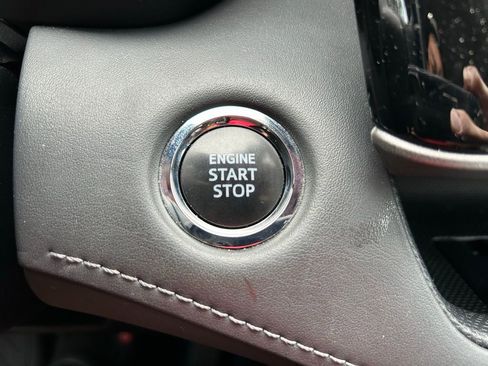 Used 2022 Toyota Highlander XLE image 29