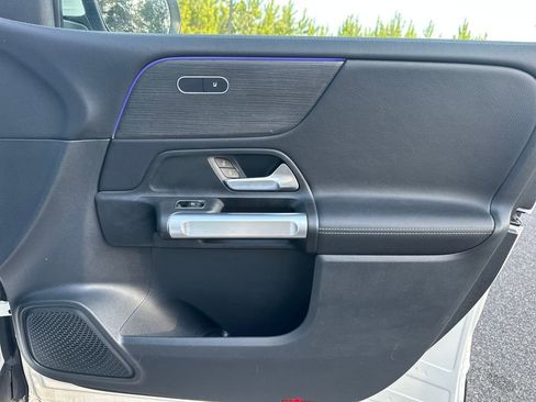 Certified 2022 Mercedes-Benz GLB 250 4MATIC image 35