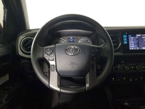 Used 2019 Toyota Tacoma TRD Off-Road w/ Technology Package AWD/4WD image 11