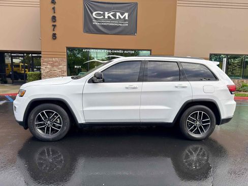 Used 2018 Jeep Grand Cherokee Trailhawk image 3