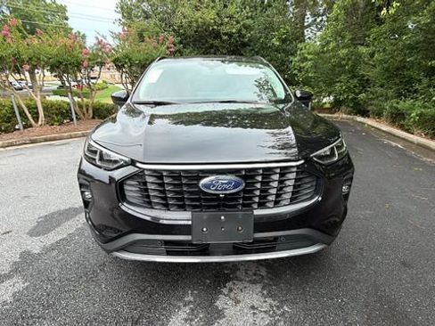 Certified 2024 Ford Escape Platinum AWD/4WD image 2