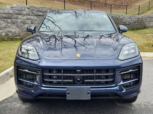 Used 2024 Porsche Cayenne Coupe image 8