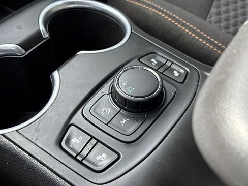 Used 2020 GMC Terrain SLE w/ Driver Convenience Package FWD image 27