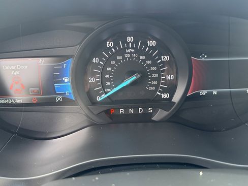 Used 2018 Ford Fusion SE FWD image 18