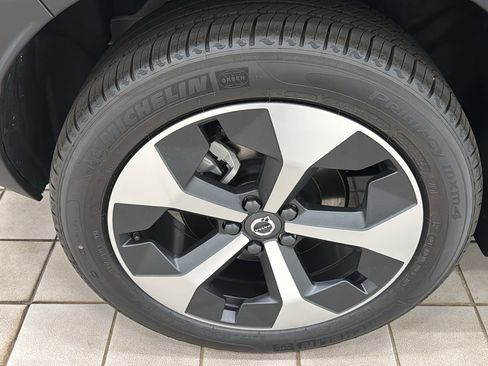 Used 2026 Volvo XC40 B5 Plus w/ Protection Package Premier AWD/4WD image 31