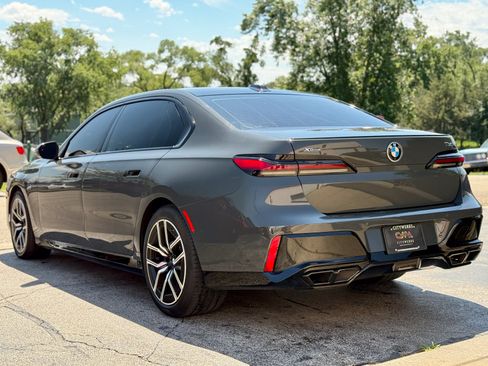 Used 2023 BMW 760i xDrive w/ Executive Package AWD/4WD image 7