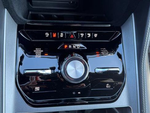 New 2025 Jeep Wagoneer Series III w/ Premium Group I image 46