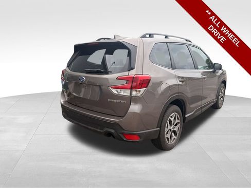 Used 2023 Subaru Forester Premium AWD/4WD image 6