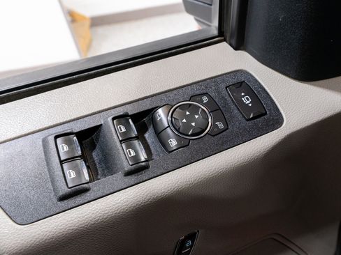 Used 2018 Ford F250 XLT w/ XLT Premium Package image 15