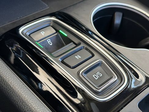 Used 2024 Honda Pilot Touring image 22