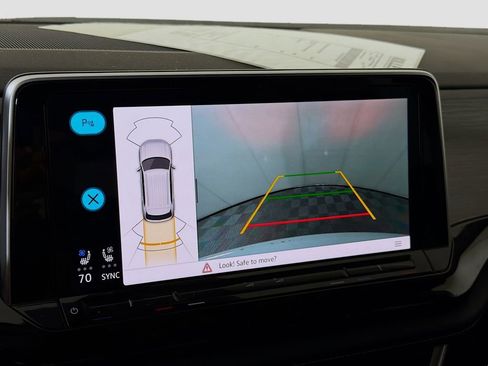 Used 2025 Volkswagen Atlas Cross Sport SE image 18