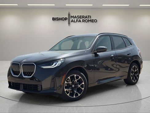 Used 2025 BMW X3 xDrive30i AWD/4WD image 3
