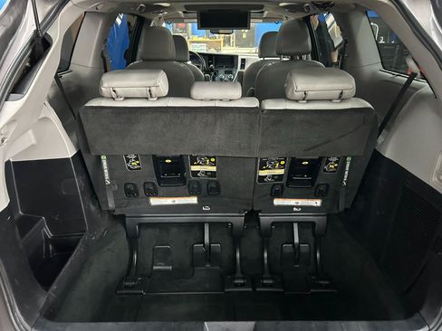 Used 2017 Toyota Sienna Limited Premium AWD/4WD image 19