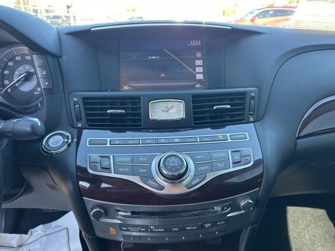 Used 2015 INFINITI Q70 L 3.7 image 19