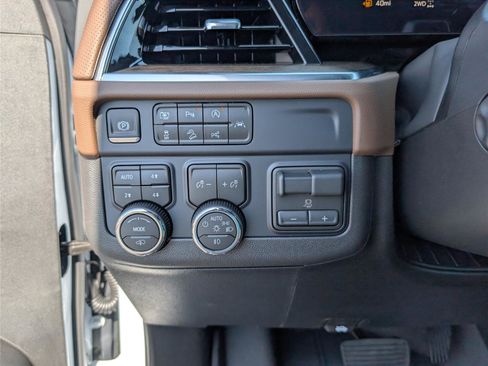 New 2026 Chevrolet Suburban High Country AWD/4WD image 31