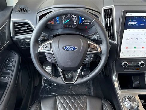 Used 2024 Ford Edge Titanium image 16
