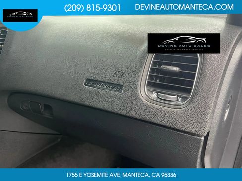 Used 2014 Dodge Charger SXT image 12