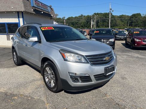 Used 2017 Chevrolet Traverse LT image 7