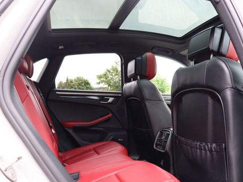 Used 2023 Porsche Macan Turbo AWD/4WD image 16