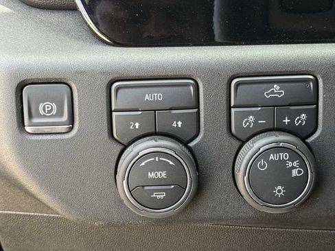 Certified 2026 Chevrolet Silverado 1500 LT AWD/4WD image 26