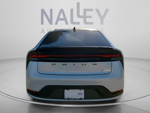 New 2026 Toyota Prius LE FWD image 4