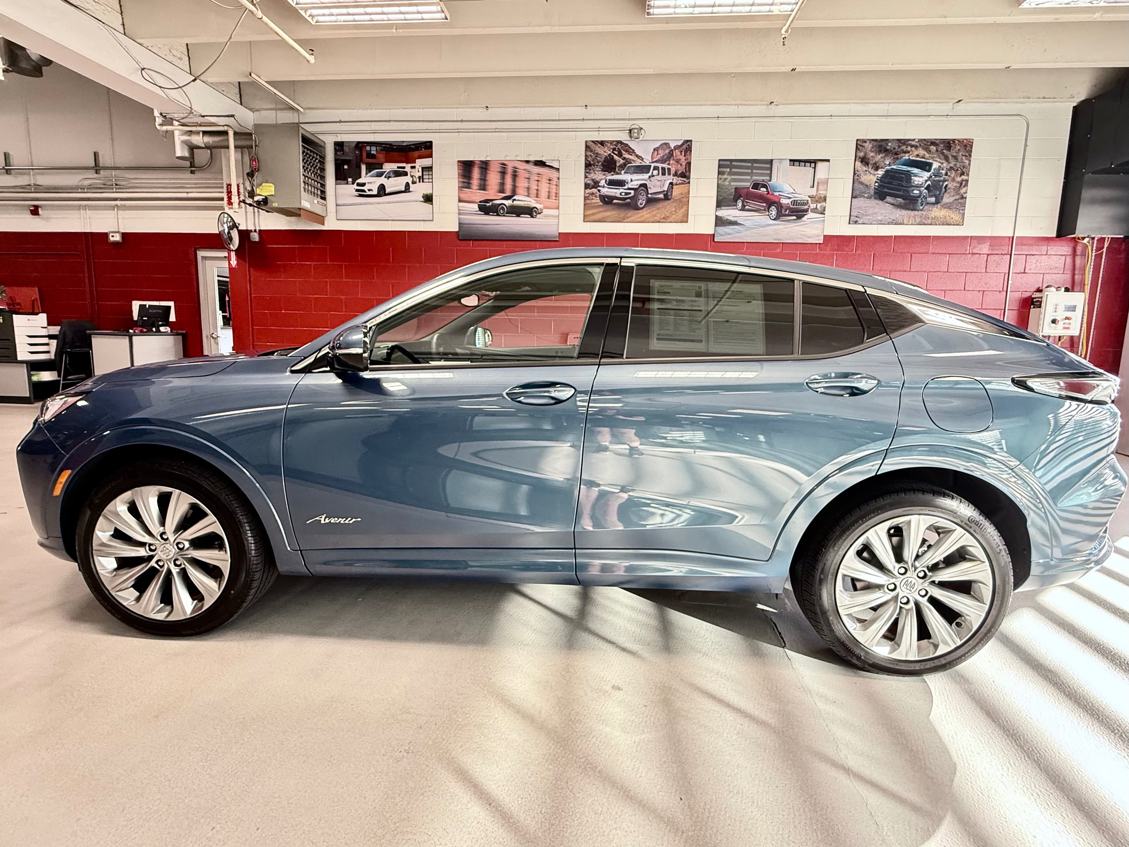 Used 2025 Buick Envista Avenir FWD image 2