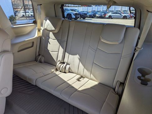 Used 2019 Cadillac Escalade Luxury w/ LPO, Radiant Package AWD/4WD image 40