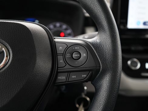 Used 2024 Toyota Corolla LE image 25