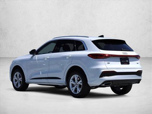 Certified 2025 Audi Q5 Premium w/ Convenience Package AWD/4WD image 12
