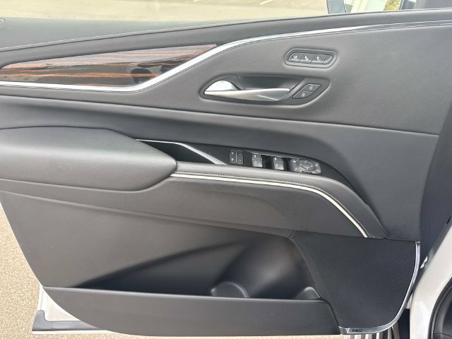 Certified 2023 Cadillac Escalade Premium Luxury w/ Performance Package AWD/4WD image 15