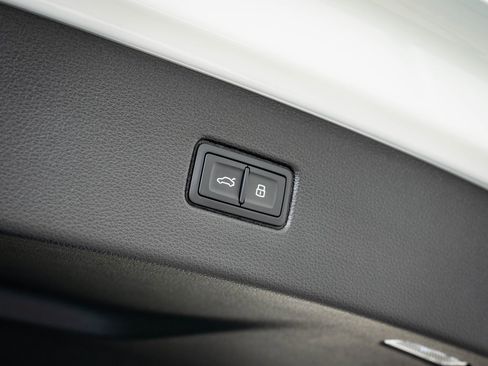 Used 2025 Audi Q7 2.0T Premium Plus w/ Premium Plus Package image 19