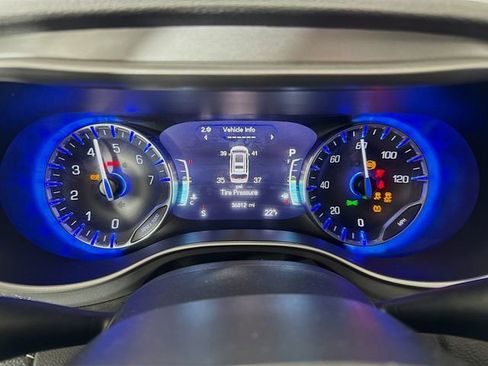 Used 2023 Chrysler Pacifica Touring-L w/ S Appearance Package image 12