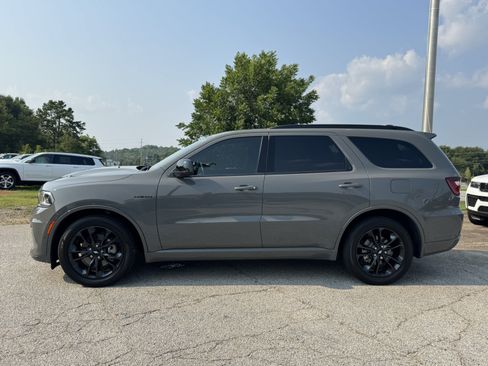 Used 2025 Dodge Durango R/T w/ Blacktop Package AWD/4WD image 8