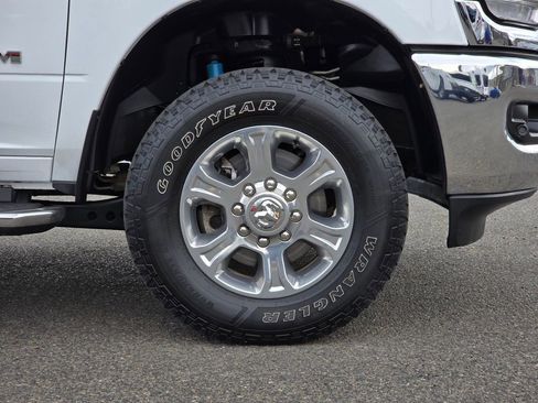 Used 2024 RAM 2500 Big Horn w/ Off Road Package AWD/4WD image 9