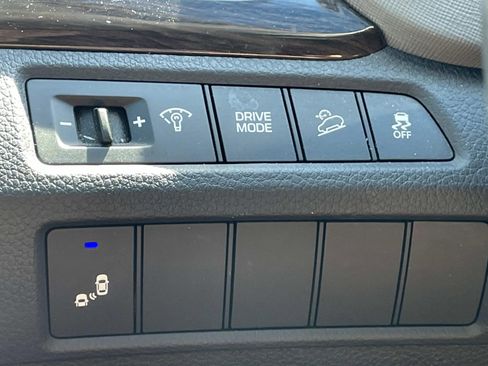 Used 2017 Hyundai Santa Fe Sport FWD image 18