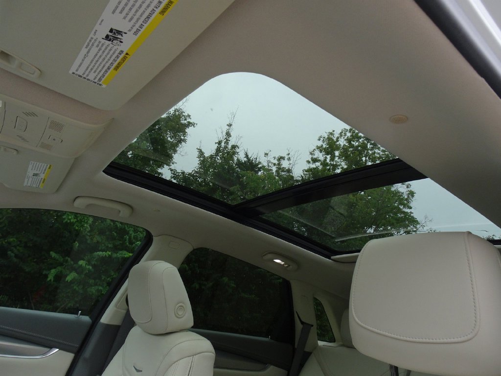 Certified 2022 Cadillac XT5 Premium Luxury FWD image 10