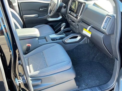 New 2025 Nissan Frontier SV w/ SV Convenience Package image 24